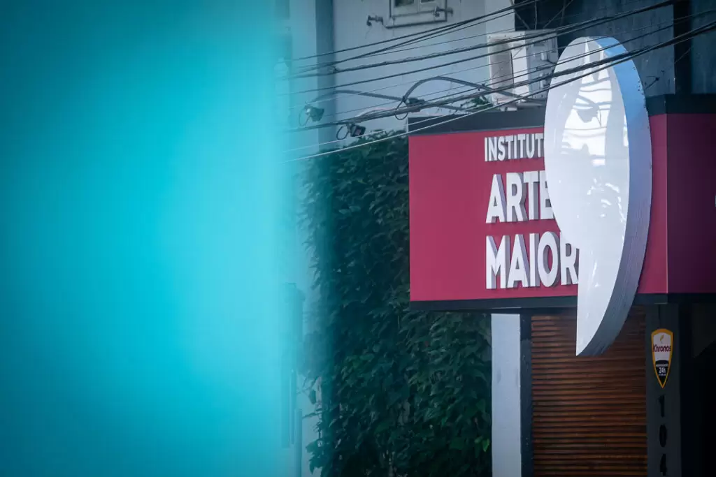 identidade visual para escola de música em Joinville: Sinalização externa Instituto Arte Mario