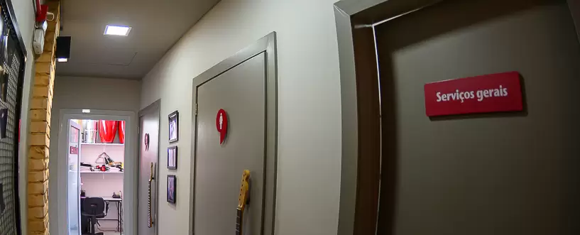 identidade visual para escola de música em Joinville: Sinalização interna do Instituto Arte Mario