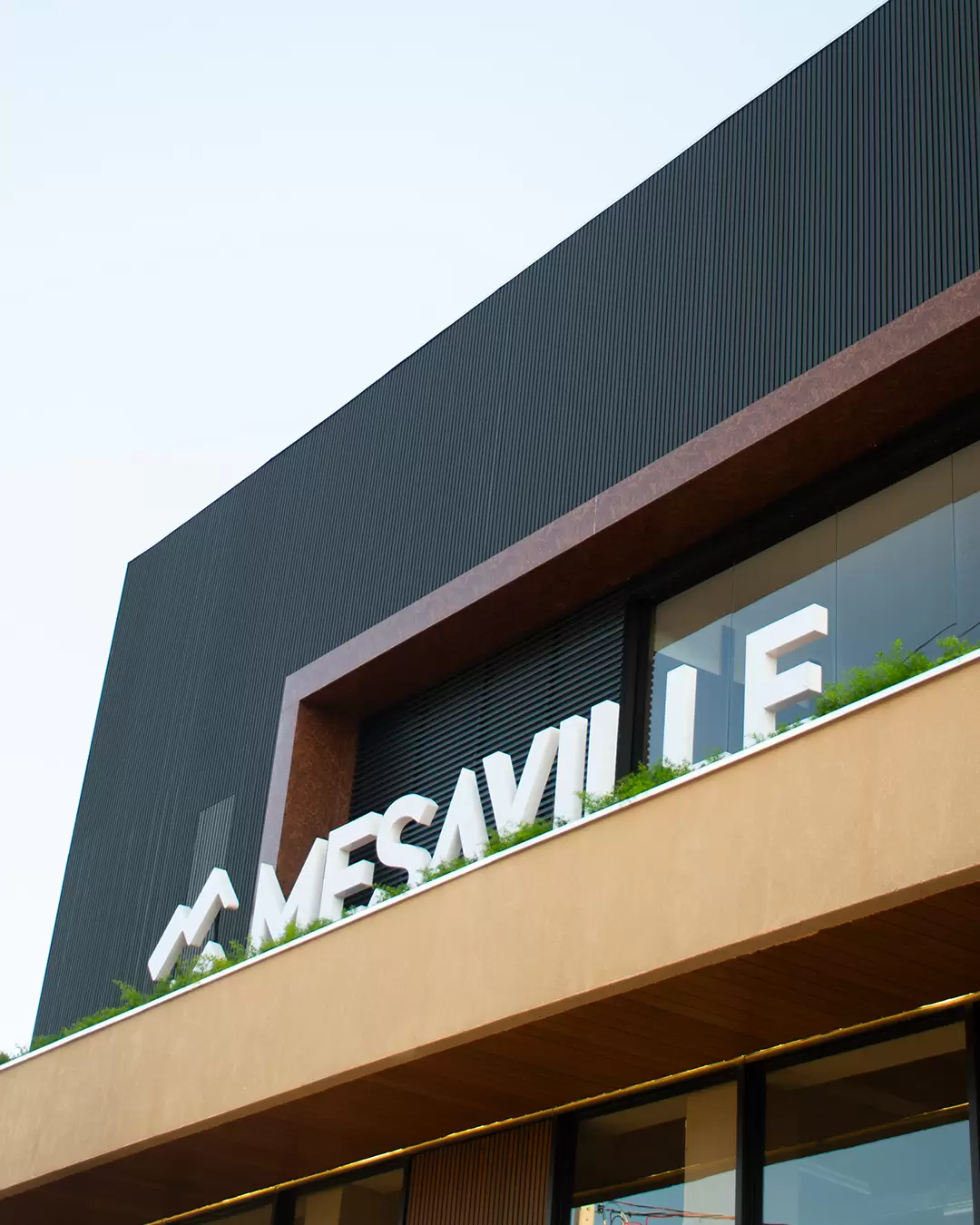 Reposicionamento da marca Mesaville | Mobiliário corporativo